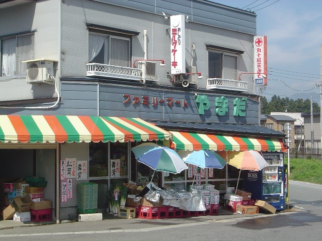 FamilyMart (108k image)