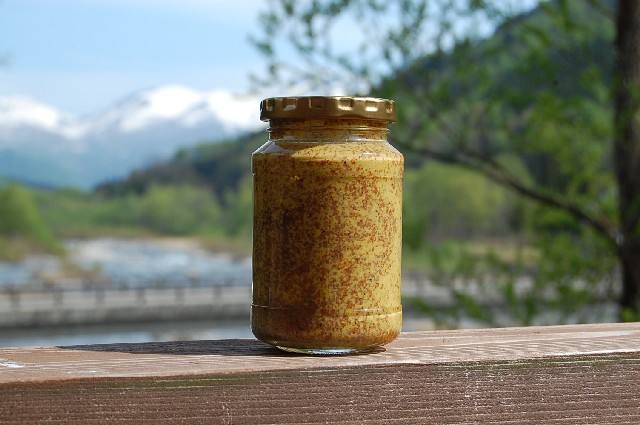 Mustard (68k image)