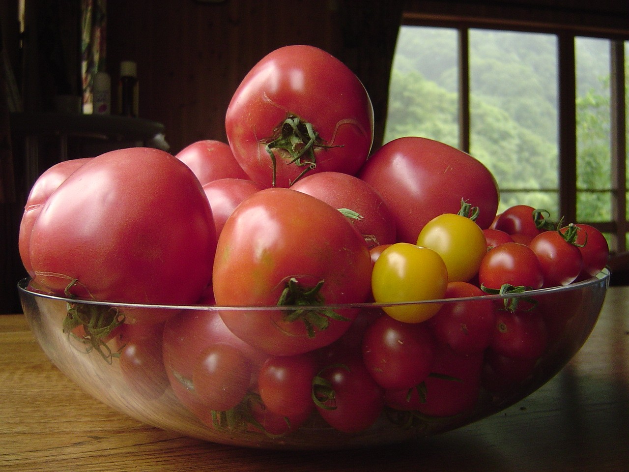 Tomato (248k image)